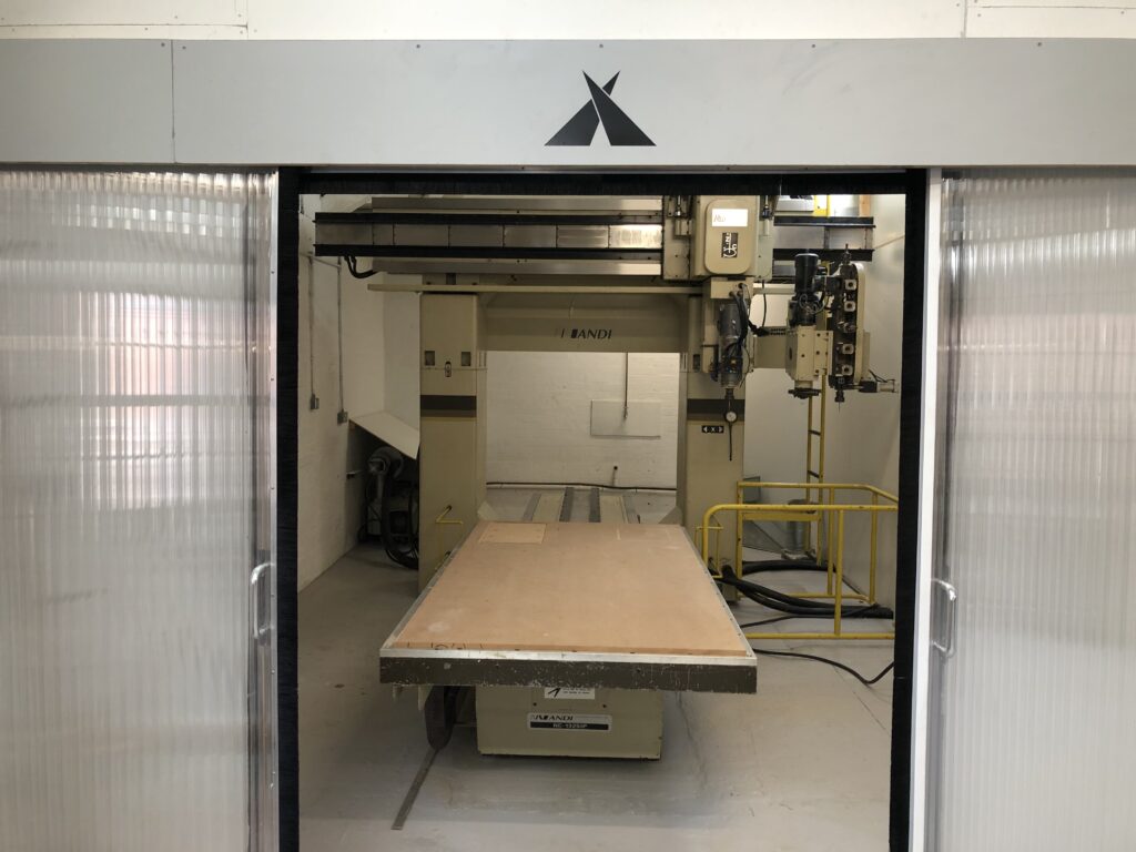 Used 5 axis store cnc router